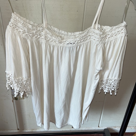 Off White Crochet Rue21 Top - Picture 2 of 4